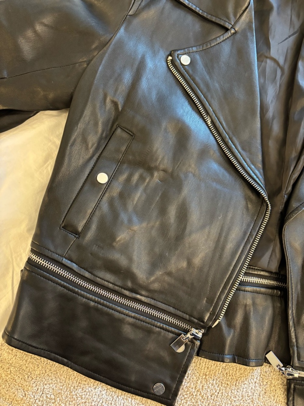 Leather jacket - Picture 7 of 11